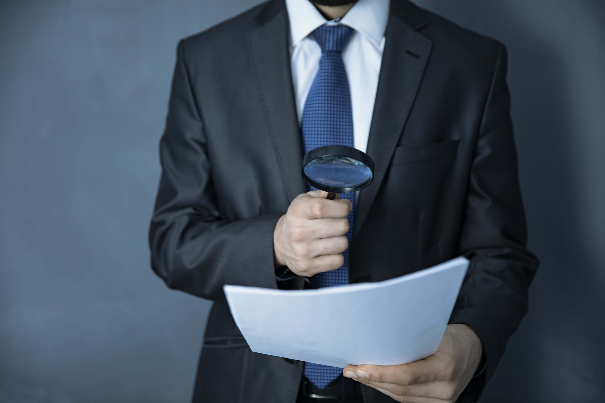 Hand magnifier and document
